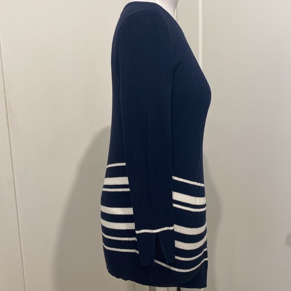 NWT Chico’s Travelers Asymmetrical-Hem Tunic Sweater |Size 8. (Size 1 in Chicos) - Picture 8 of 13